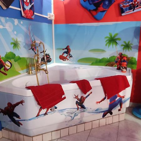 Spiderman House Hotel Catânia Exterior foto