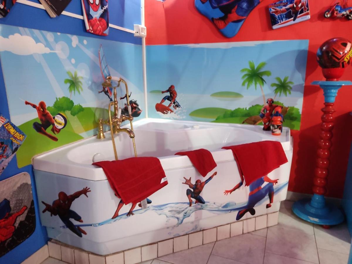 Spiderman House Hotel Catânia Exterior foto
