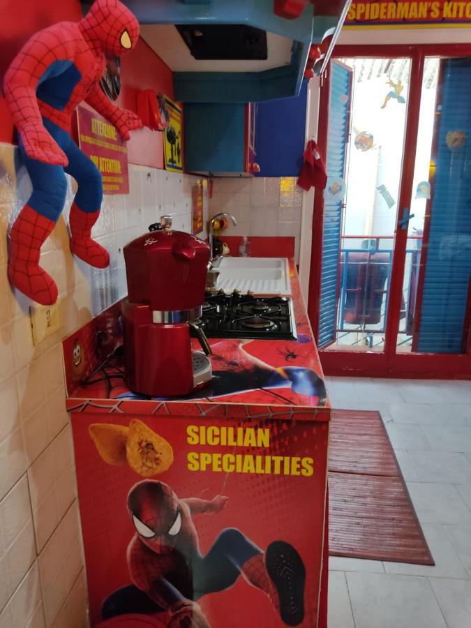 Spiderman House Hotel Catânia Exterior foto
